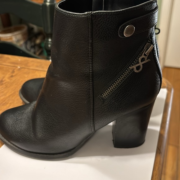 Parker& Sky black boots 8.5 size 3.5 inch heel inside zippers - Picture 2 of 5